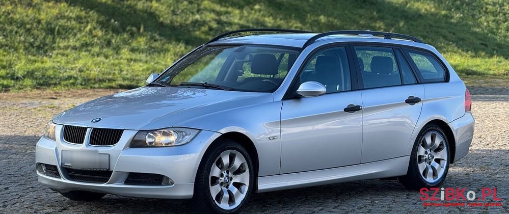 2005' BMW 3 Series 320I photo #2