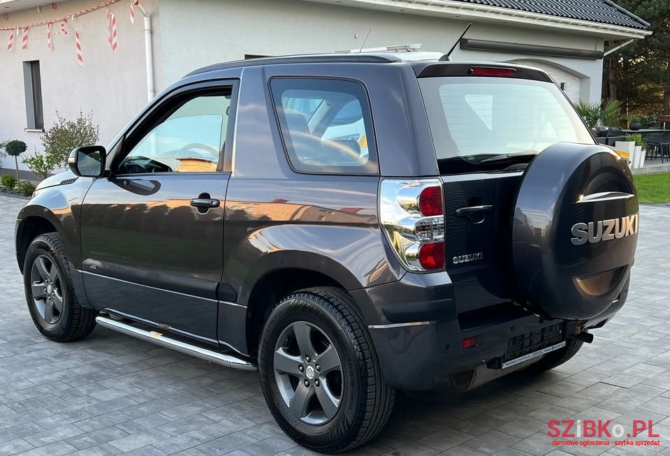 2009' Suzuki Grand Vitara photo #3