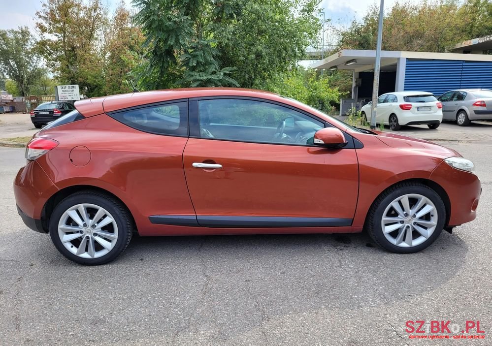 2010' Renault Megane photo #4