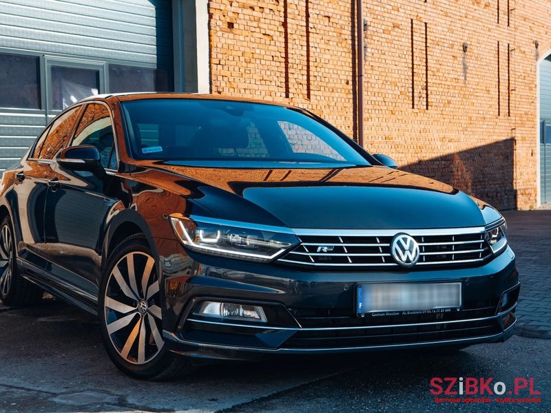 2017' Volkswagen Passat photo #1