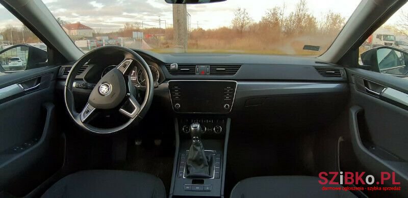 2018' Skoda Superb photo #5
