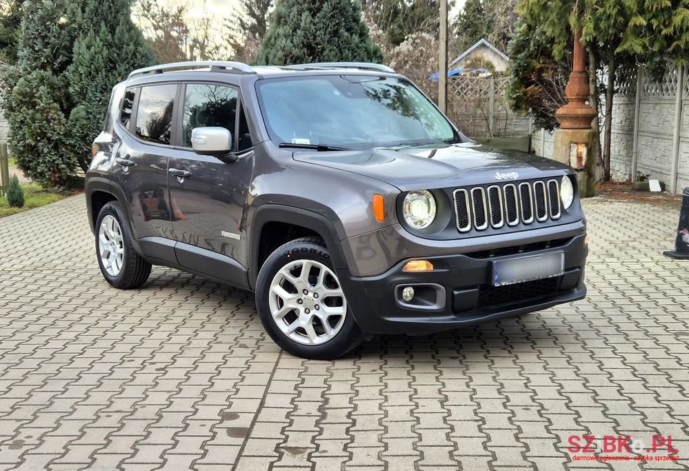 2016' Jeep Renegade photo #5