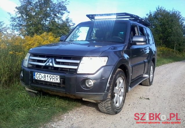 2008' Mitsubishi Pajero photo #1