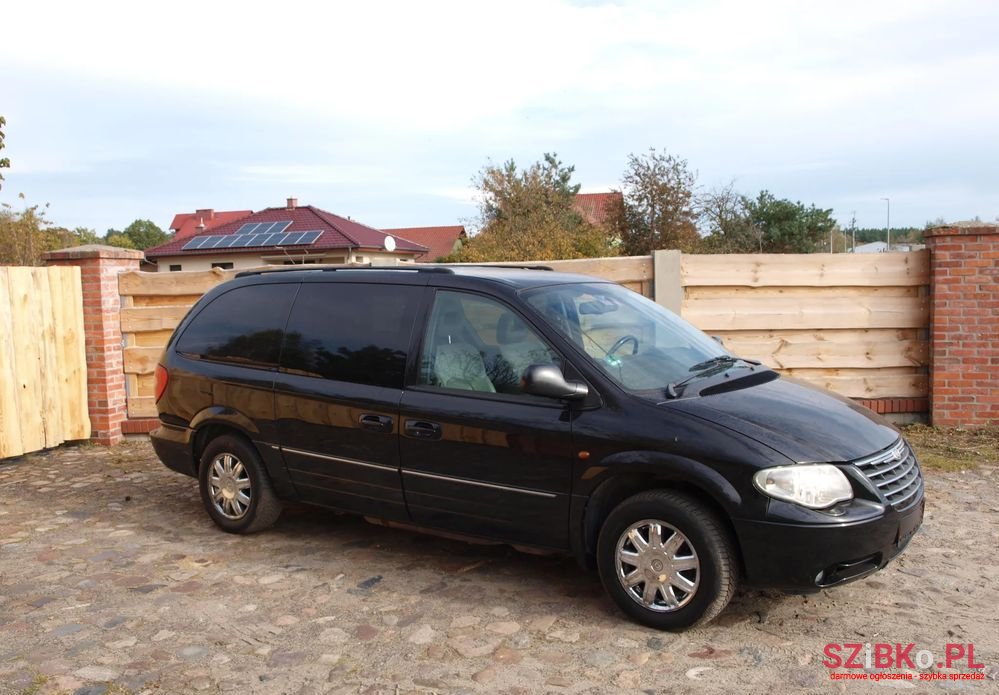2006' Chrysler Grand Voyager photo #4