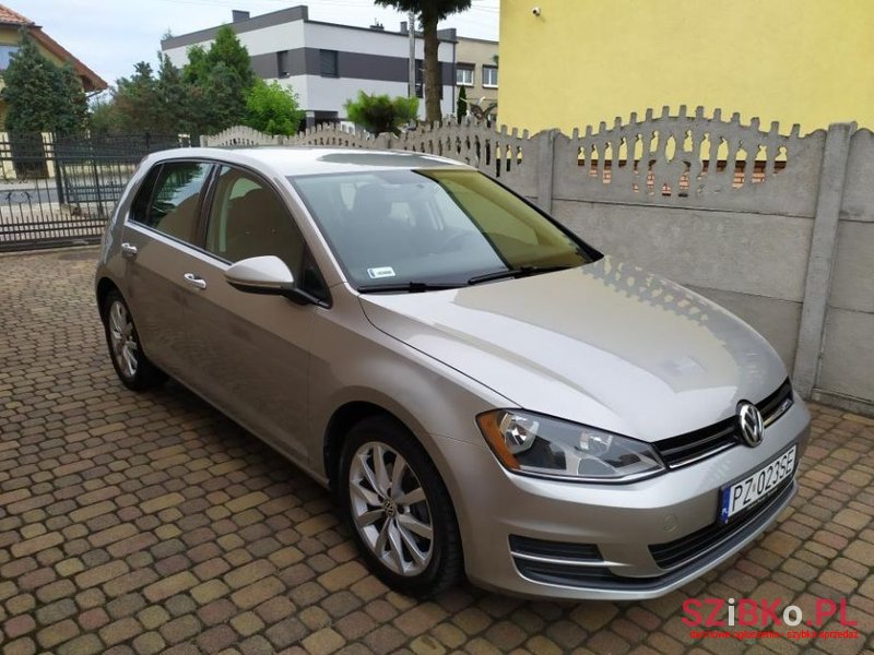 2015' Volkswagen Golf photo #1