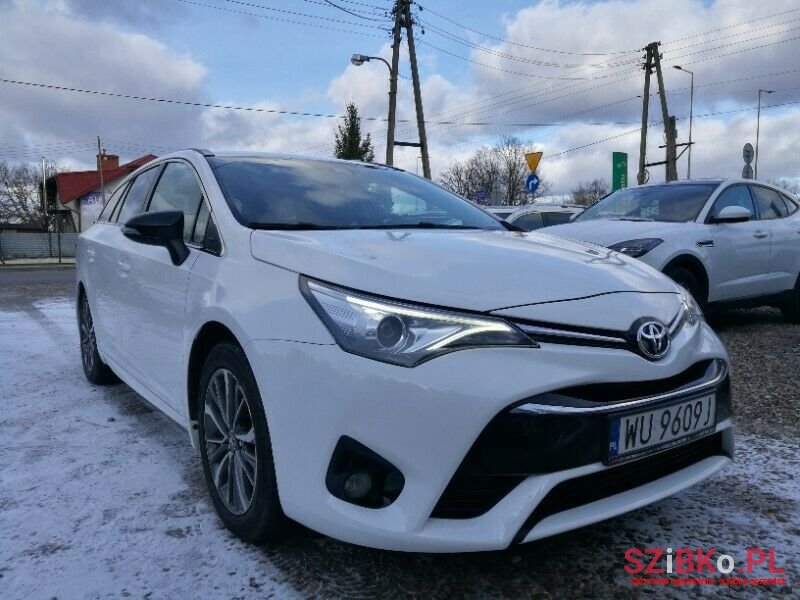 2016' Toyota Avensis photo #1