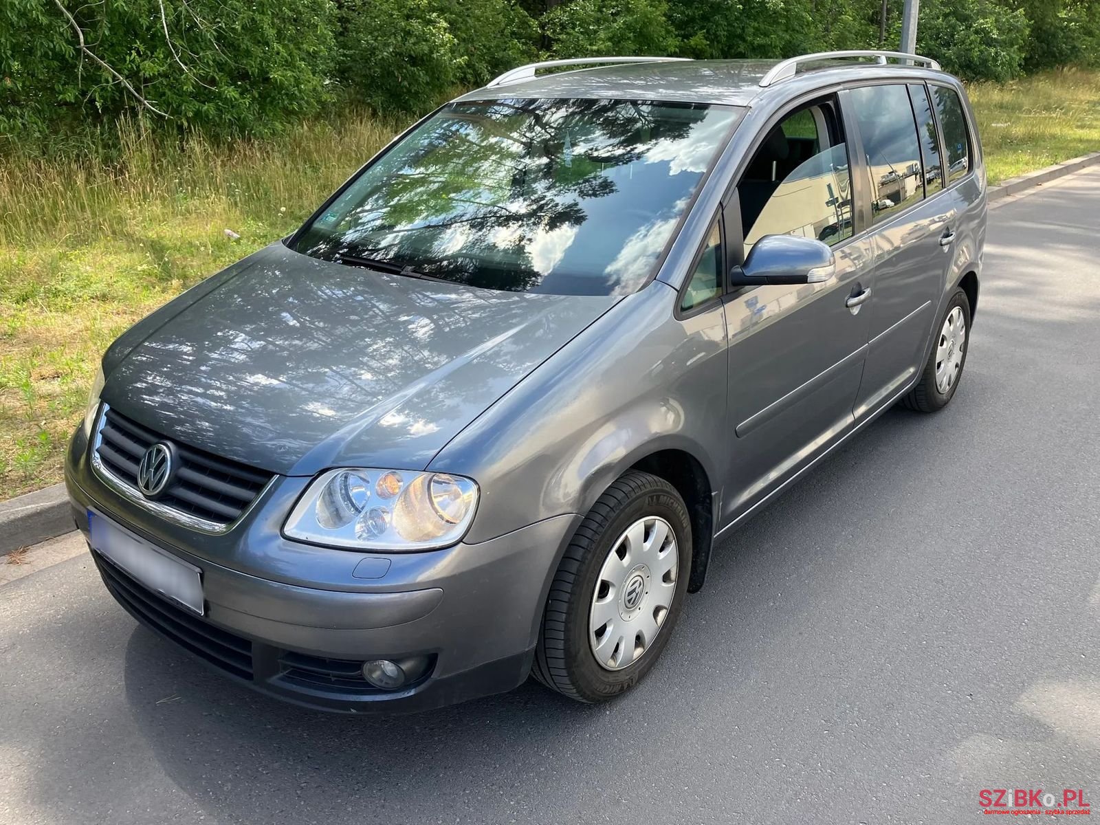 2004' Volkswagen Touran photo #1