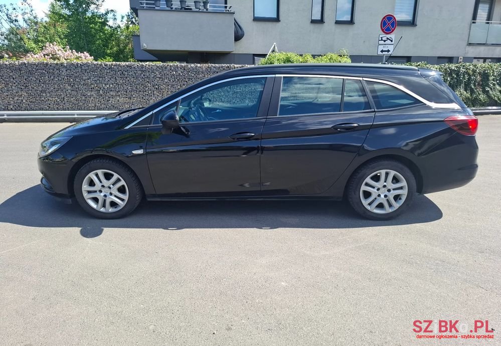 2017' Opel Astra V 1.4 T Dynamic photo #5