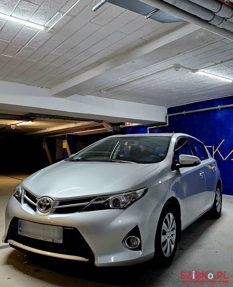 2015' Toyota Auris 1.33 Vvt-I Life photo #1