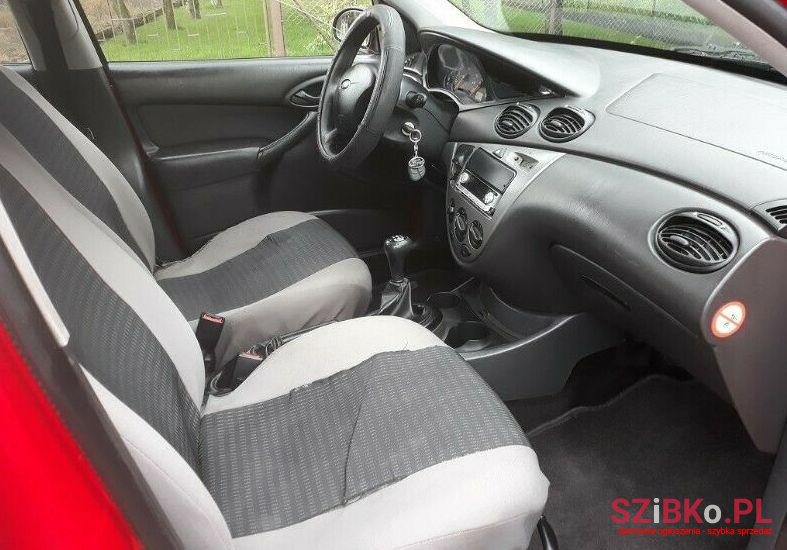 2004' Ford Focus photo #2