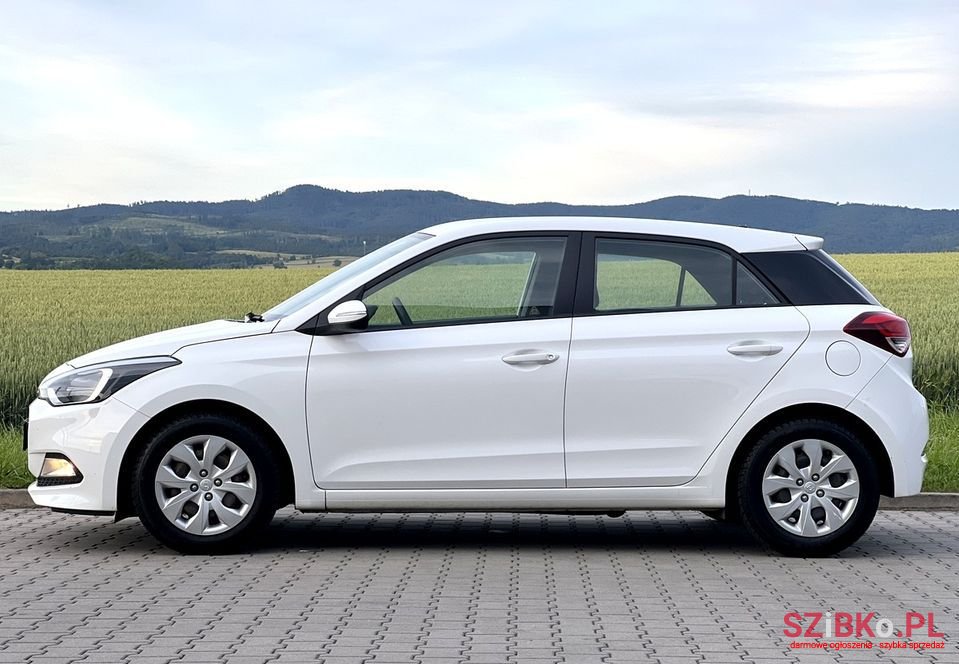 2016' Hyundai i20 photo #2
