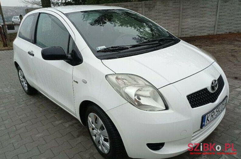 2008' Toyota Yaris photo #1