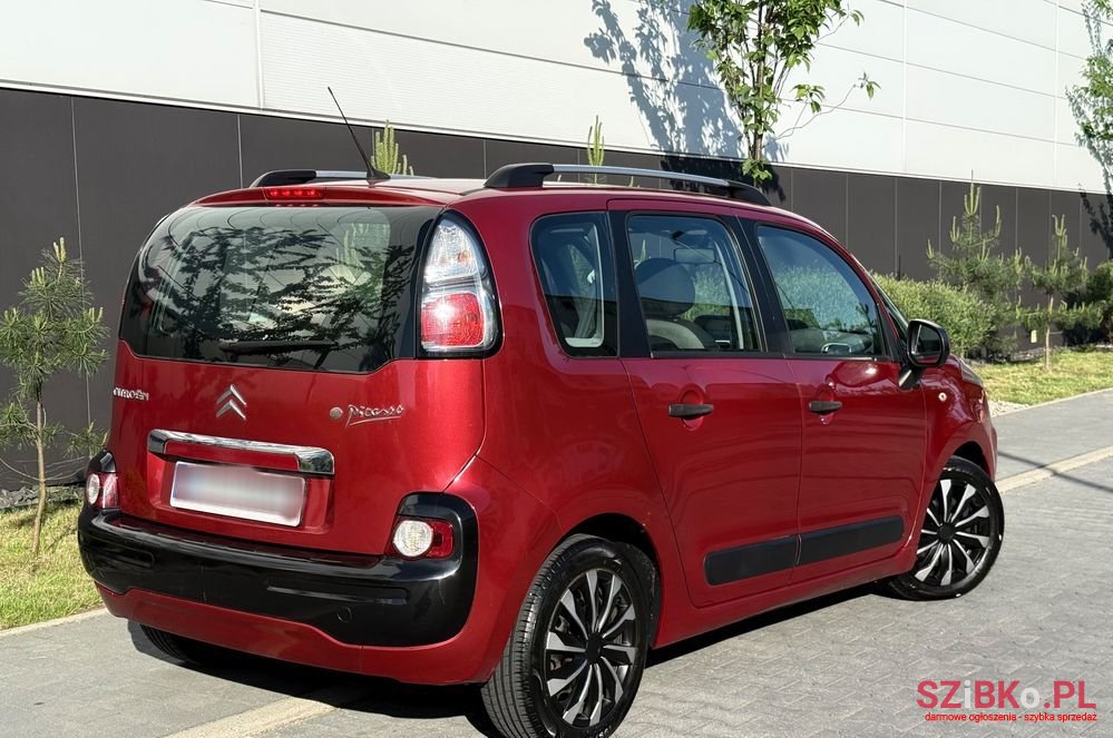 2009' Citroen C3 Picasso photo #3