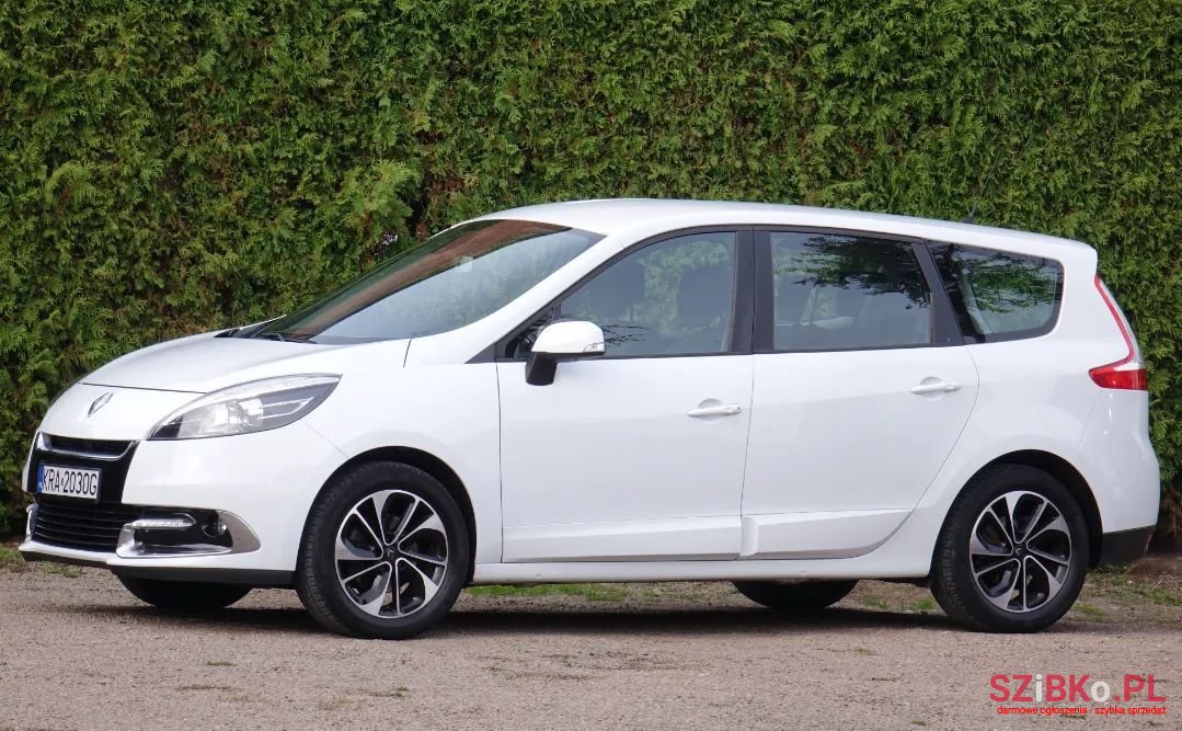 2012' Renault Grand Scenic photo #2