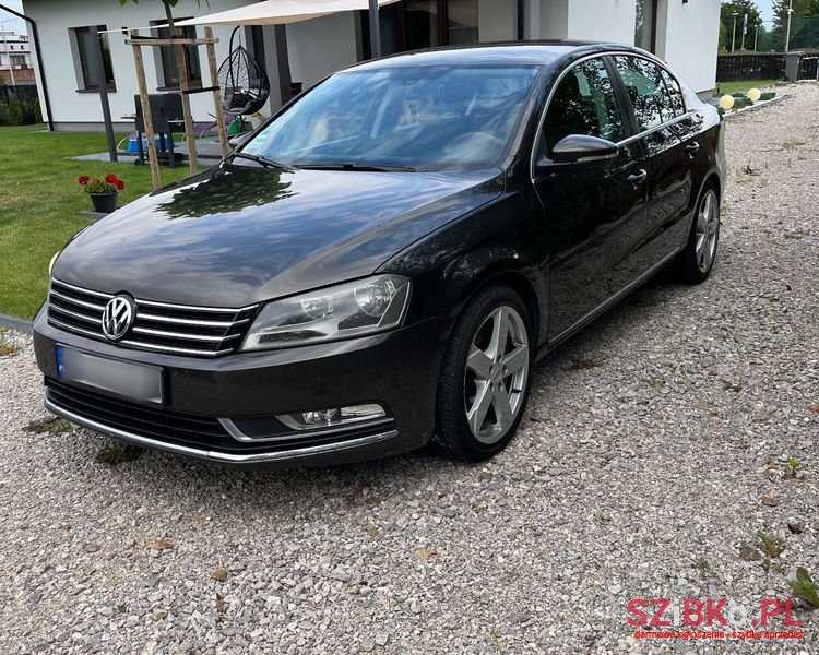 2013' Volkswagen Passat Variant photo #1