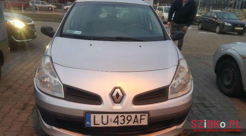2007' Renault Clio photo #2