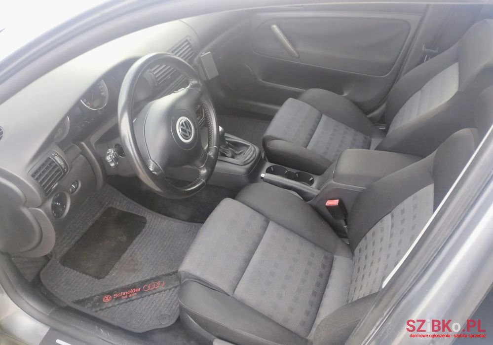 2002' Volkswagen Passat photo #6