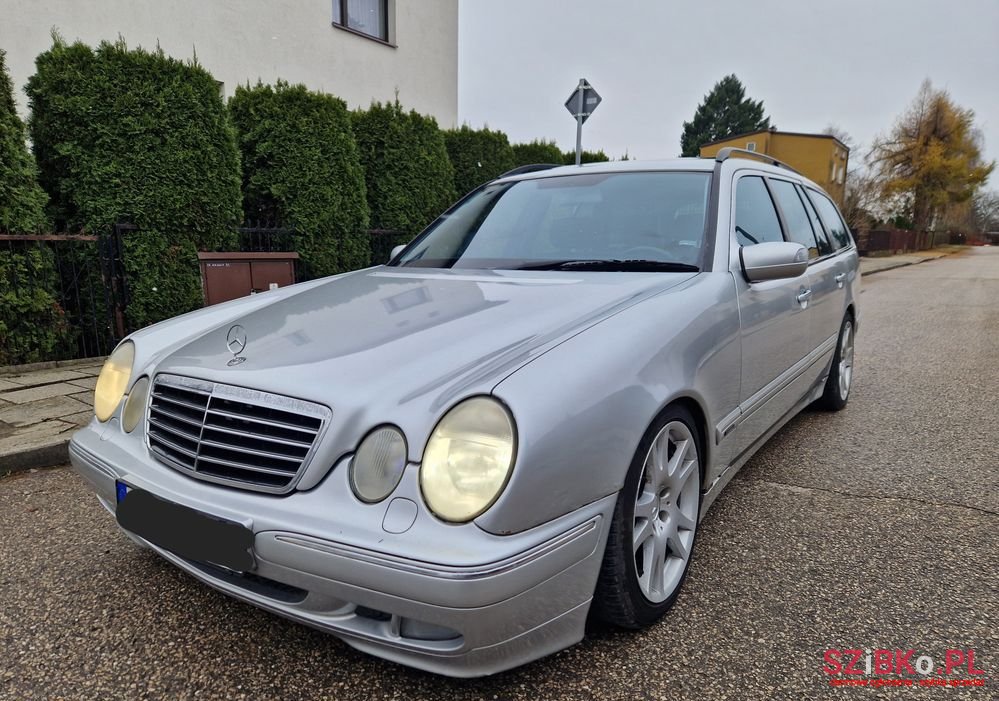 2001' Mercedes-Benz E-Class photo #1