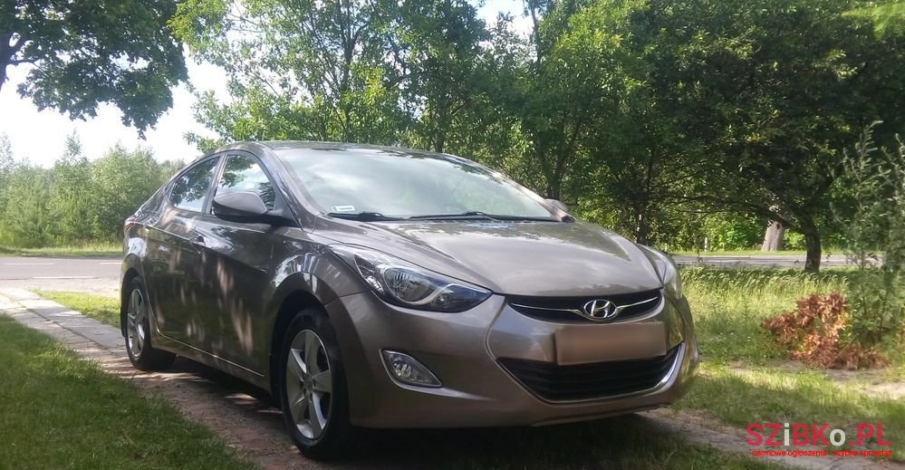 2011' Hyundai Elantra photo #3