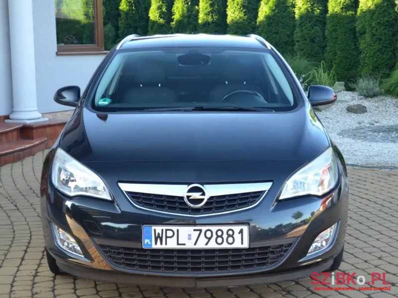 2013' Opel Astra photo #6