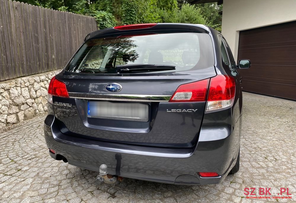 2010' Subaru Legacy 2.0I Trend photo #5