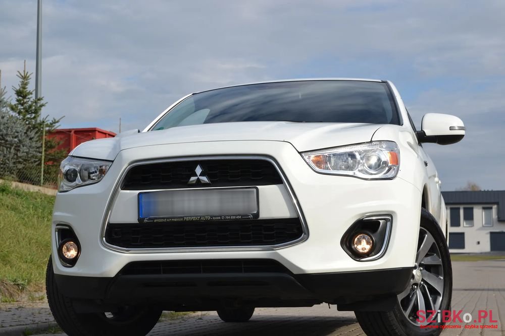 2015' Mitsubishi ASX photo #5