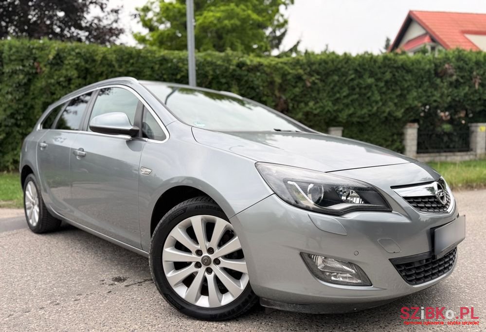 2012' Opel Astra 1.4 T Enjoy S&S photo #2