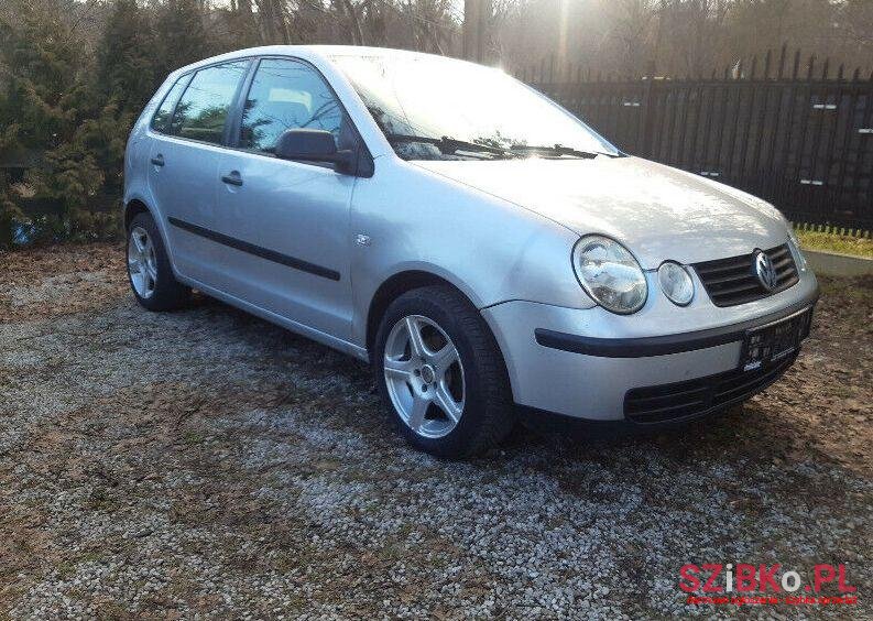 2003' Volkswagen Polo photo #1