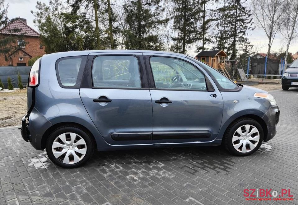 2011' Citroen C3 Picasso photo #5