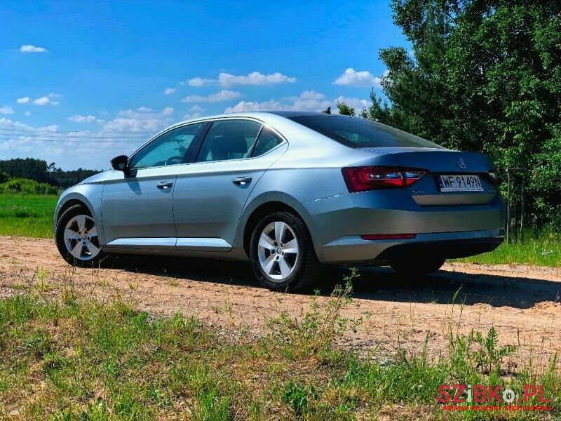 2017' Skoda Superb photo #4