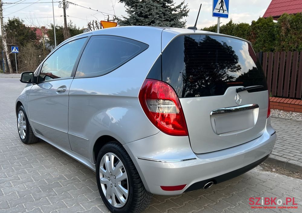 2009' Mercedes-Benz A-Class 200 Cdi Avantgarde photo #5