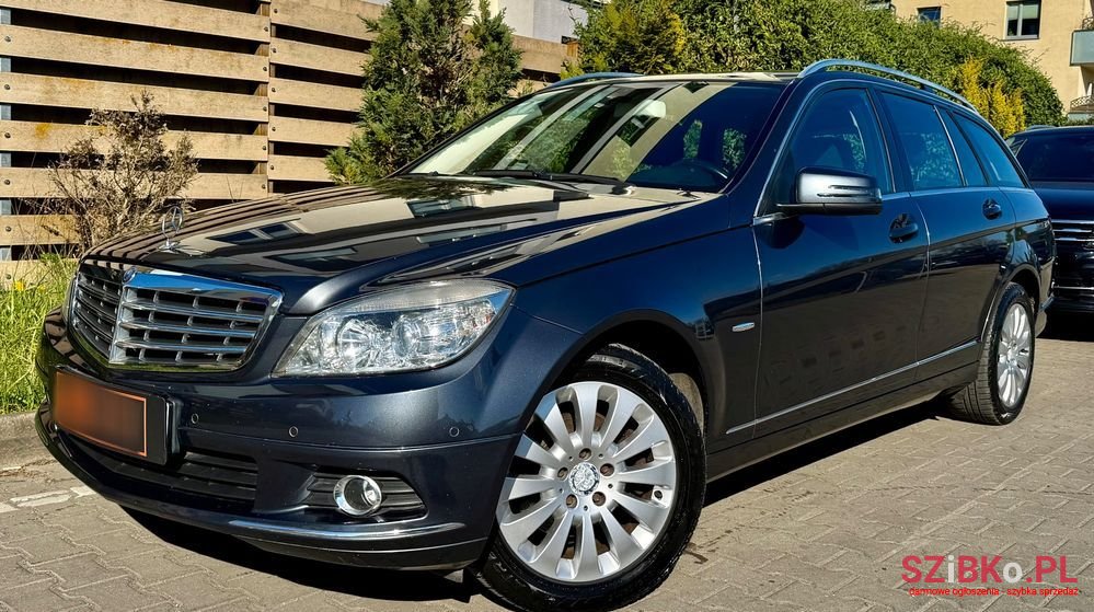 2009' Mercedes-Benz C-Class photo #3