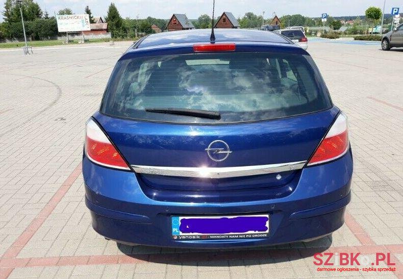 2005' Opel Astra photo #1