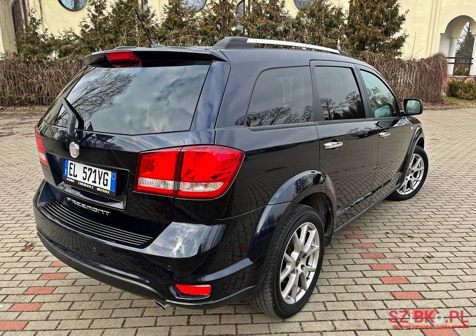 2012' Fiat Freemont photo #4