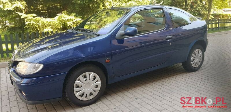 1999' Renault Megane photo #1