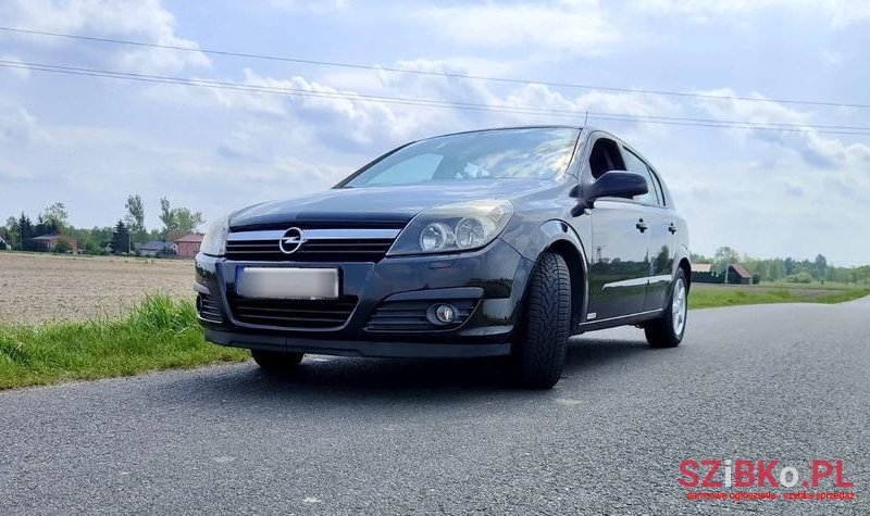 2006' Opel Astra photo #2