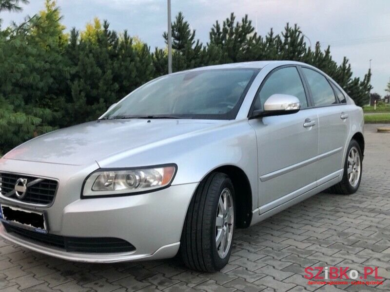 2011' Volvo S40 photo #2