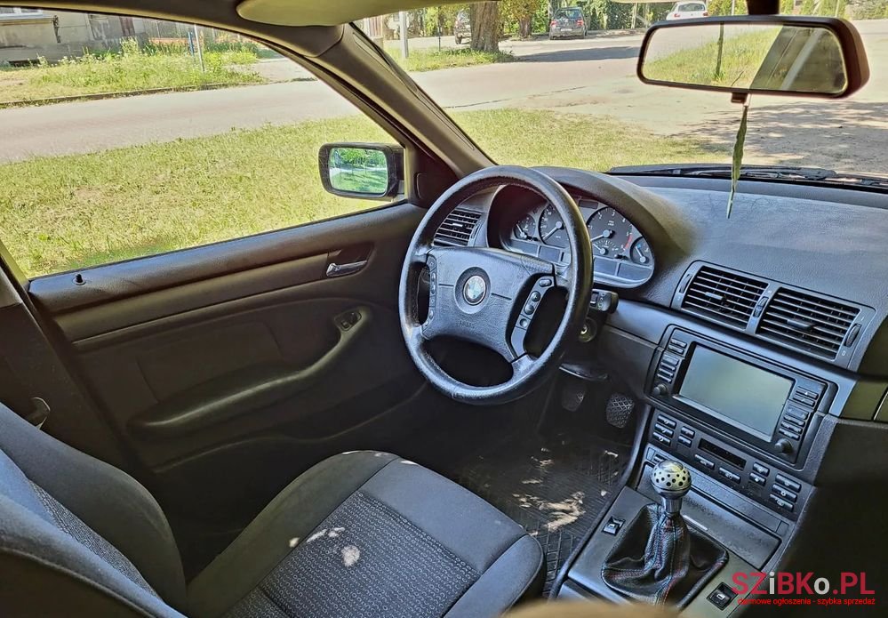 2005' BMW 3 Series 318D Touring photo #6