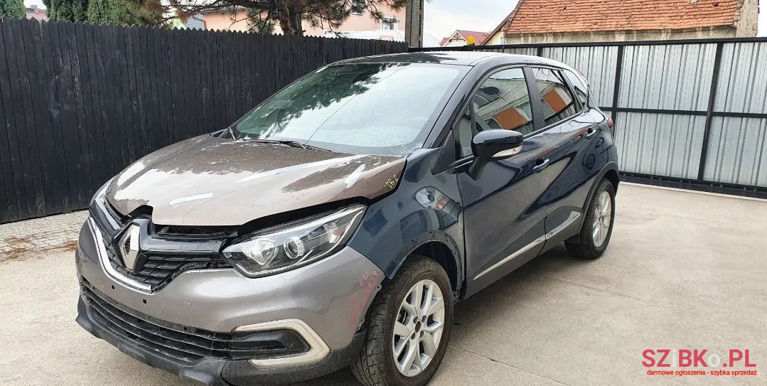 2020' Renault Captur photo #2