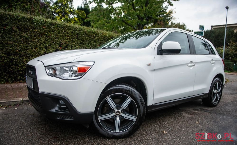 2012' Mitsubishi ASX photo #1