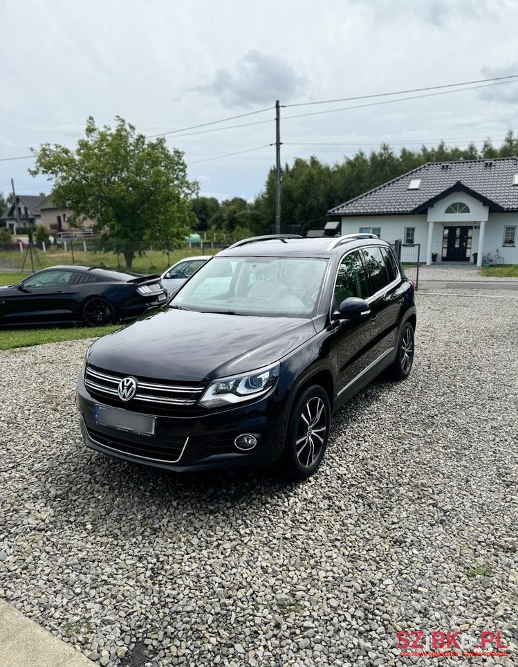 2012' Volkswagen Tiguan photo #3