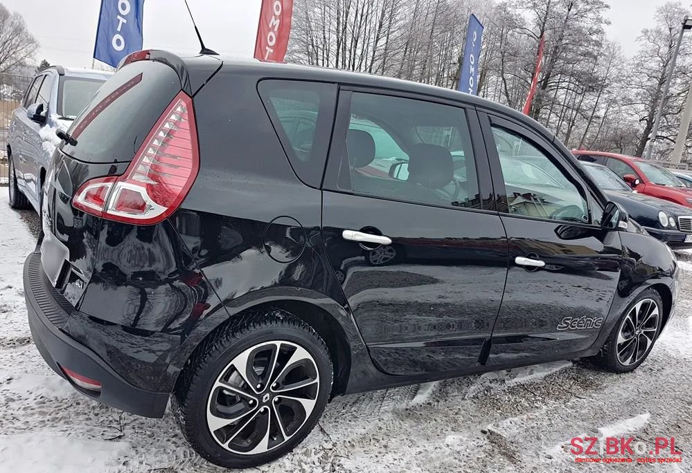 2011' Renault Scenic photo #5