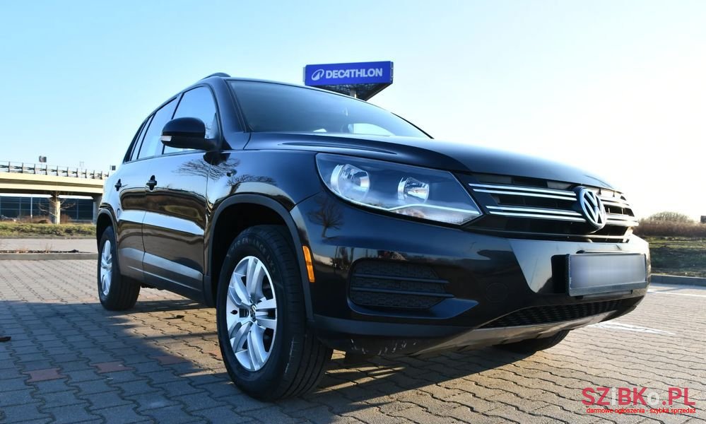 2016' Volkswagen Tiguan photo #4