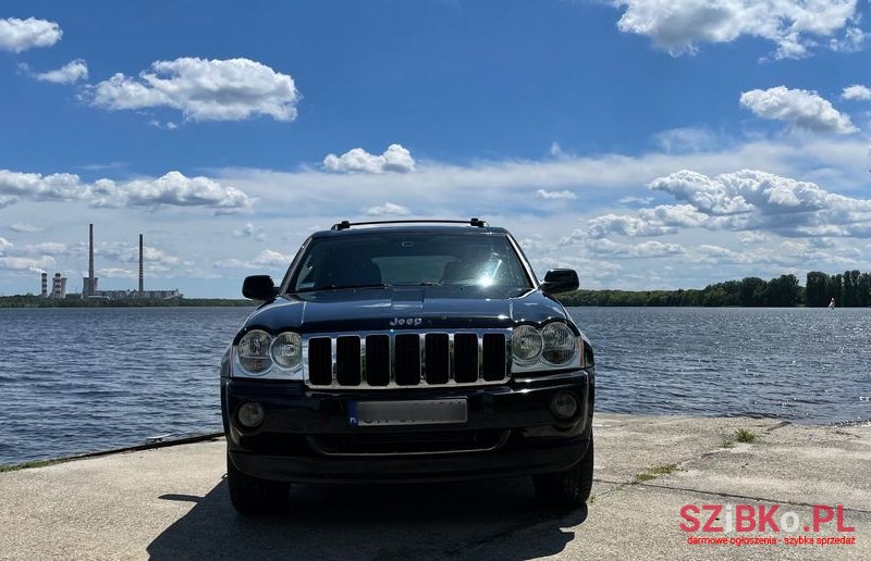 2007' Jeep Grand Cherokee photo #4