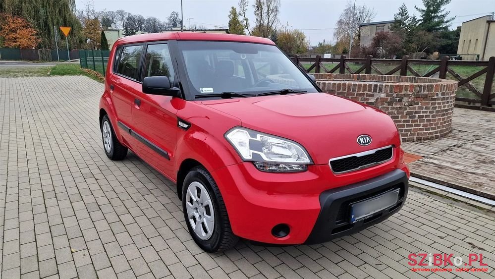 2010' Kia Soul 1.6 Xl photo #1