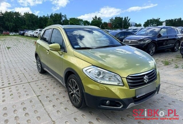 2014' Suzuki SX4 S-Cross photo #2