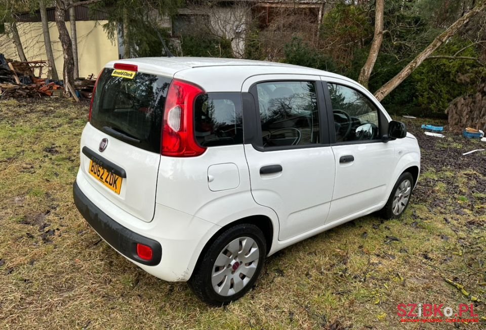 2012' Fiat Panda photo #6
