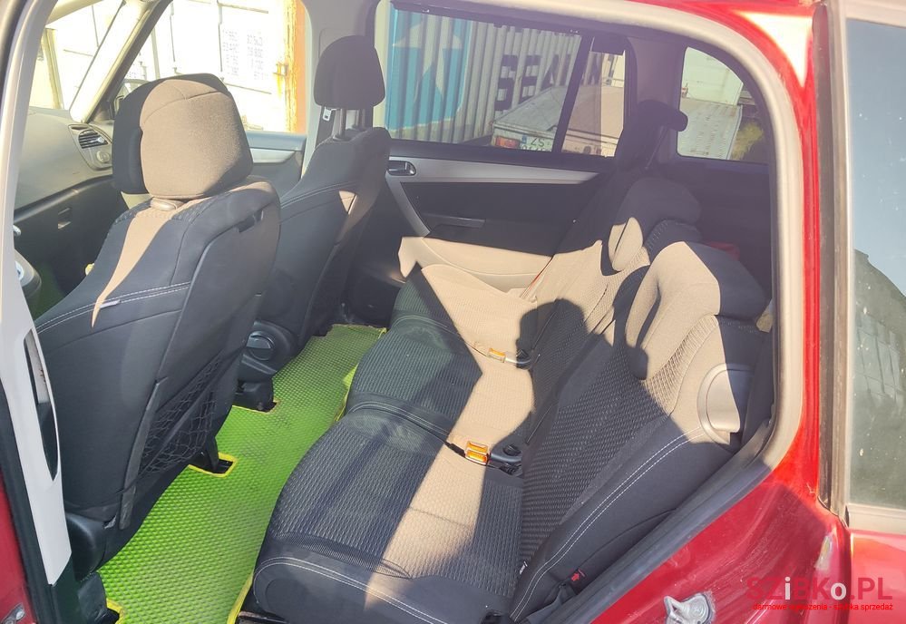 2008' Citroen C4 Picasso photo #6