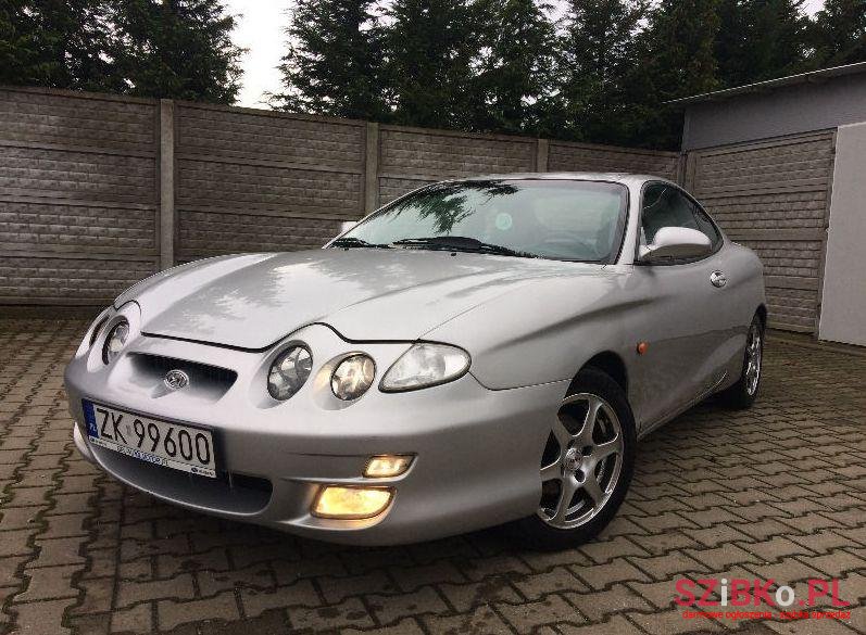2001' Hyundai Coupe photo #3