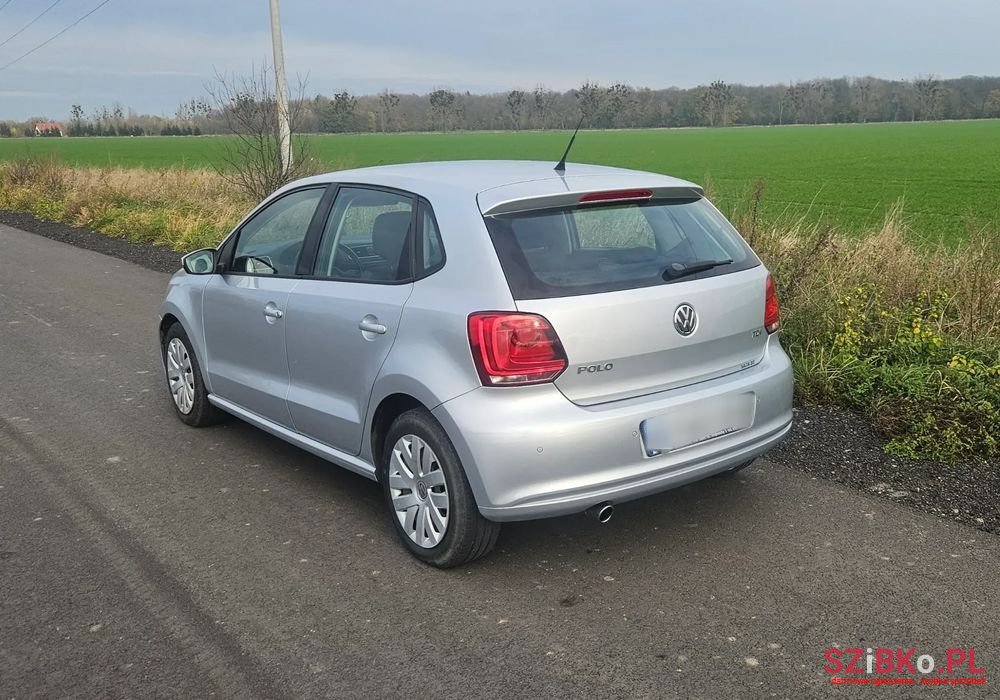 2009' Volkswagen Polo photo #5
